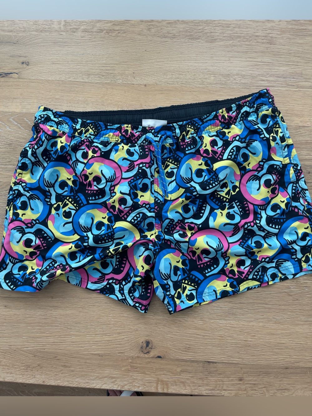 No Boundaries Men’s Multicolor Skull Print Swim Trunks